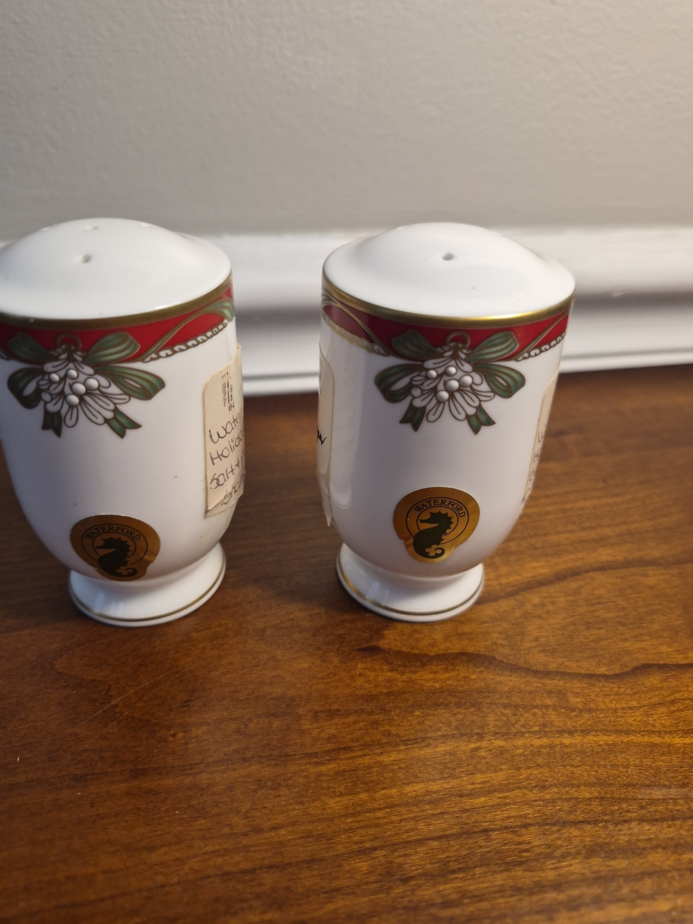 Holiday Ribbons By Waterford 22kt Gokd Trim, 3 3/8 In Tall